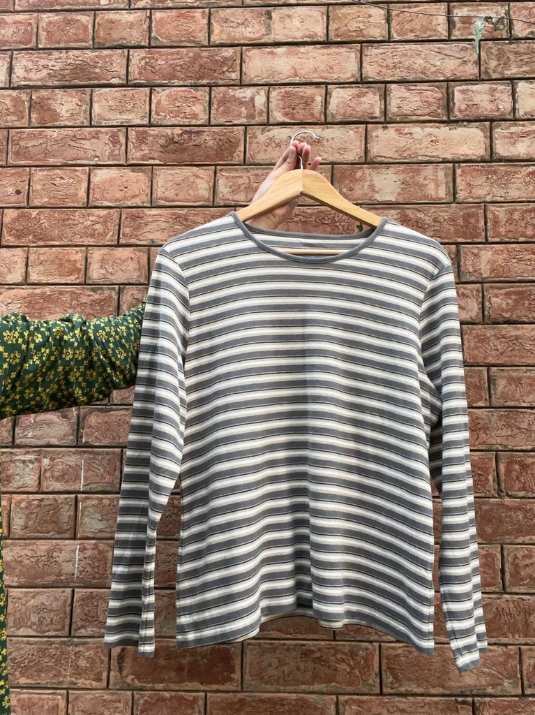 Long-sleeved Round neck top