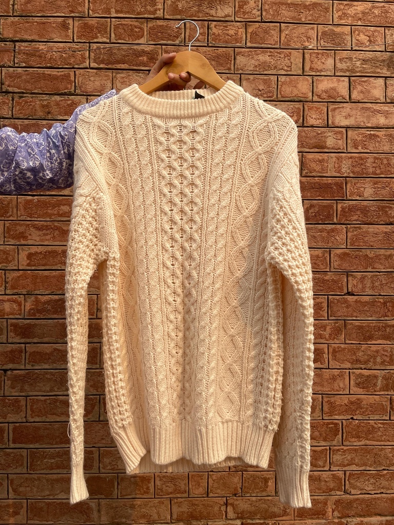 Off white knitted sweater