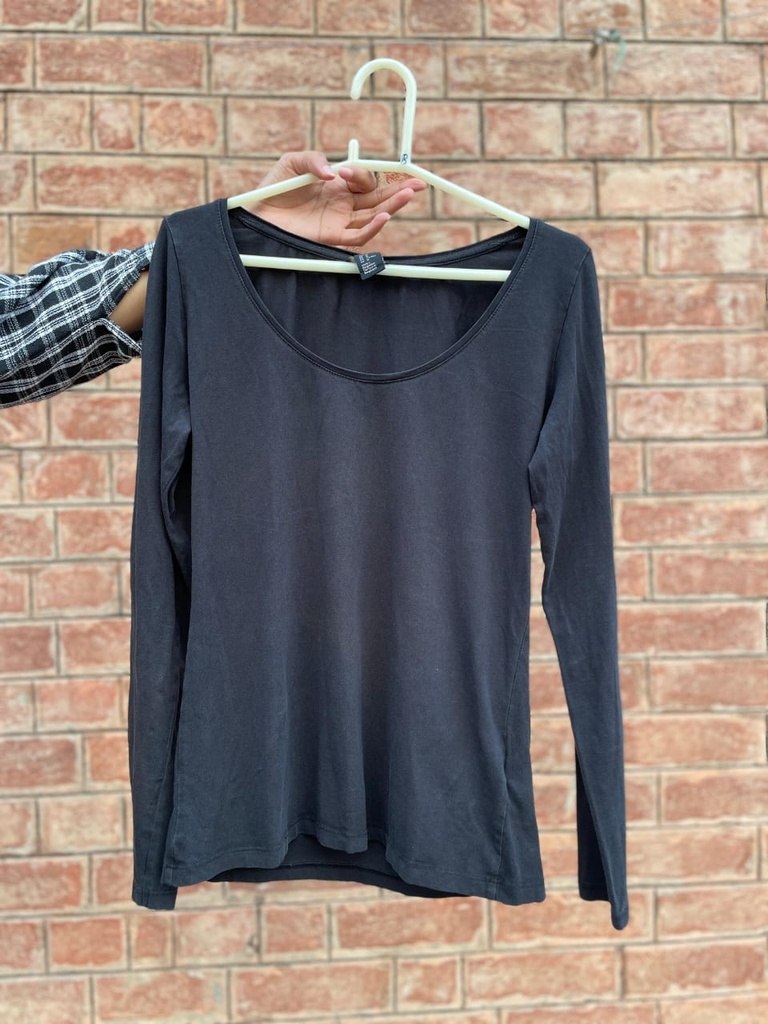 Black Fitted Top
