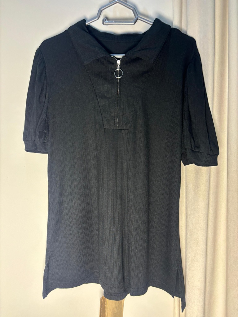 Black Puff Sleeves Knit Top
