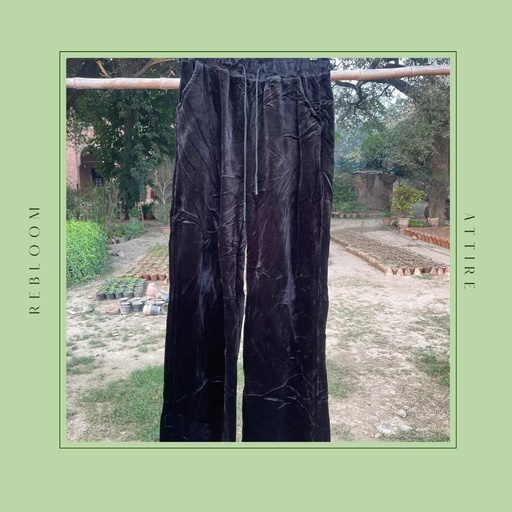 Adjustable black trousers